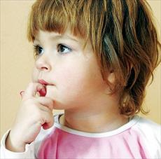 اختلال ناخن جویدن در کودکان و راه های مقابله با آن